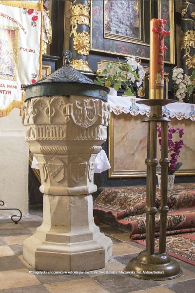 Późnogotycka chrzcielnica w kościele pw. św. Stanisława Biskupa i Męczennika. Fot. Andrzej Bednarz